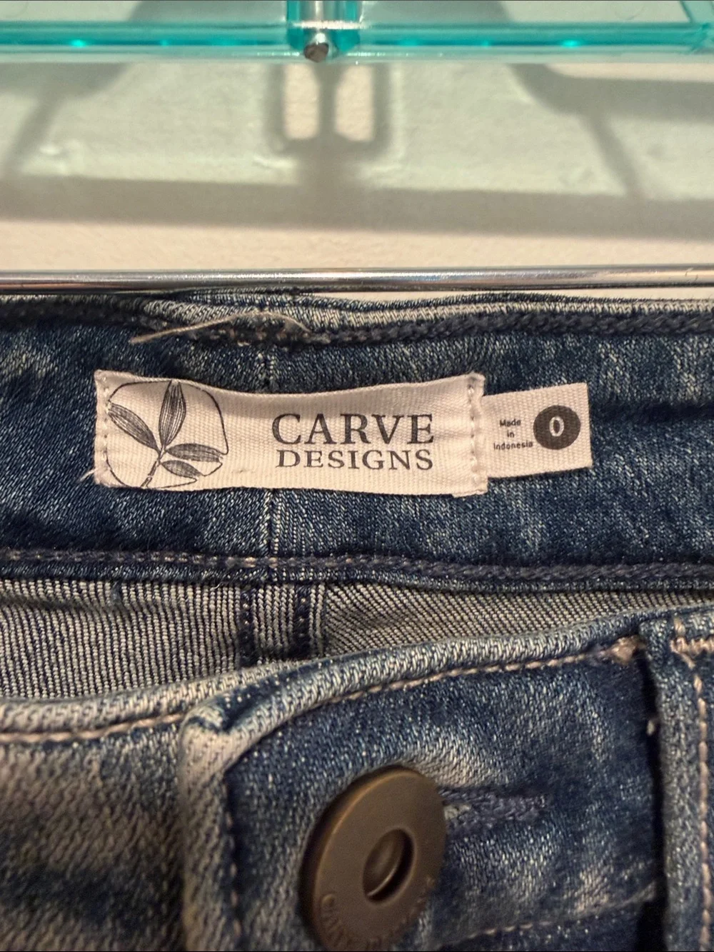 Carve Designs Carson High Rise Wide Hem Cropped Jeans